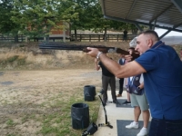 DODIKOV BOŠNJAK UZEO PUŠKU: Minić učio Šeranića kako da puca a da ne promaši (FOTO + VIDEO)