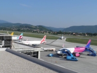 ALARM NA BH. AERODROMU: Sindikalci digli glas