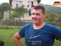 BOSANAC ODUŠEVIO REGIJU: Dođe s posla pa u štalu, ne može gledati da mati radi sve (VIDEO)