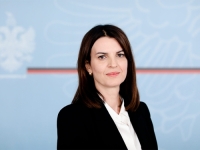VJEROVALI ILI NE: Nova ministrica unutarnjih poslova Albanije otpustila zamjenika zbog kršenja zabrane...