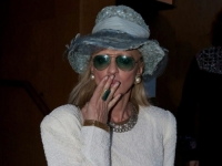 BEBI DOL ZAPJEVALA U CENTRU BEOGRADA: Evo kako izgleda nakon što se povukla sa estrade (VIDEO)