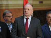 DRAGAN ĐILAS POZIVA NA AKCIJU: 'Da li premijer Đuro Macut dolazi na posao ili ga Aleksandar Vučić drži negdje zarobljenog?'
