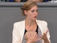 PRESEDAN U NJEMAČKOM PARLAMENTU: Poslanica održala govor o budžetu držeći bebu u naručju (VIIDEO)