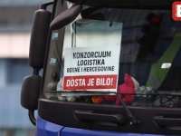 IZ DRŽAVNOG AUTO-MOTO KLUBA O PROTESTIMA: 'Trenutno je na graničnim prelazima: Izačić, Velika Kladuša, Kamensko, Bijača, Orašje, Bosanski Šamac...'