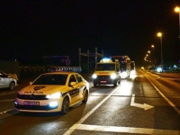 VOZAČ NAKON PRIVOĐENJA IZVEO 'STRIPTIZ' PRED POLICIJOM: Izmjereno mu 1,8 promila alkohola u krvi