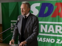 PORUKA BAKIRA IZETBEGOVIĆA IZ GORAŽDA: 'Ako želimo dobro državi i narodu, Trojka mora da ode'