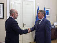 GINKEL U RAZGOVORU S BH. ZVANIČNICIMA PAŽNJU POSVETIO JEDNOM PROJEKTU: BiH je dio strateškog plana SAD-a i EU o oslobađanju od ruskog utjecaja preko...