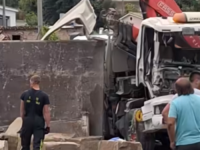 TEŠKA NESREĆA KOD KOPRA: U sudaru dva kamiona povrijeđen državljanin BiH, dvojici muškaraca se bore za život