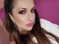 'OVO JE POKUŠAJ UBISTVA': Pjevačici zapaljen automobil i dio kuće, otkrila šta se desilo