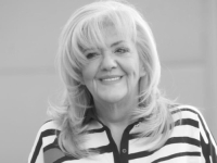PRIJE ČETIRI GODINE NAPUSTILA NAS JE MARINA TUCAKOVIĆ: Jednim savršenim stihom ovu pjevačicu je vinula u zvijezde...