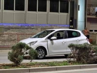 NESREĆA KOD MOSTARA: Automobilom udario troje pješaka, odmah su prevačeni na klinički centar...