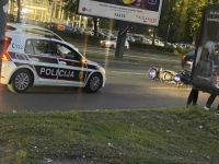 TEŠKA NESREĆA U SARAJEVU: Sudar motora i automobila na Alipašinom Polju, povrijeđena jedna osoba (FOTO)