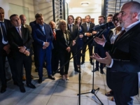 PRIJEM U AMERIČKOJ AMBASADI: Stigli brojni bh. zvaničnici ali jedan predsjednik vladajuće stranke se nije pojavio... (FOTO)