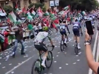 PROPALESTINSKI DEMONSTRANTI UPALI NA 'VUELTU': Trka prekinuta (VIDEO)
