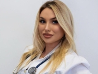 PROGOVORILA O SVOJIM NESIGURNOSTIMA: Atraktivna doktorica iz Hrvatske objavila seriju 'vrućih' fotografija u bikiniju (FOTO)