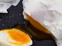 SVE JE GOTOVO ZA NEKOLIKO MINUTA: Za doručak napravite poširana jaja prema našem receptu, nema šanse da ne uspiju...