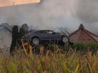 BUKTINJA S DRUGE STRANE BH. GRANICE: Gore skupocjeni automobili poduzetnika bh. korijena...