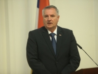 DODIKOV REŽIM POKUŠAVA ZBRINUTI POSRNULE FUNKCIONERE: Hoće li se Radovanu Viškoviću izmaći fotelja? (VIDEO)