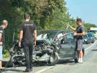 TEŽAK UDES KOD BH. GRADA: Dvije žene povrijeđene, jedna ostala zaglavljena u automobilu