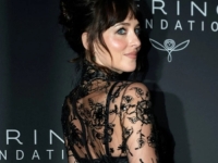 DAKOTA JOHNSON U IZAZOVNOM IZDANJU: Prozirna čipkana haljina privukla pažnju