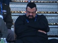 NIJE MU BILO NAPETO KAO NA FILMU: Steven Seagal zaspao na Vučićevoj paradi