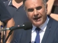 'PRIČEKAT ĆEMO DA NAŠI...': Umirovljeni general HVO-a zbog ezana prekinuo govor u Jajcu...