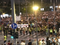 STUDENTI U SRBIJI PORUČILI NAKON NAPADA POLICIJE: 'Tuku nas jer se boje istine'