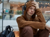 ŠTA URADITI KADA SE DIJETE UDALJI OD VAS: Ovo su tri najčešće greške koje roditelji prave u odnosu sa svojim tinejdžerima