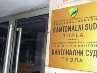 OPTUŽEN ZA UBISTVO SUPRUGE I SINA: Na Kantonalnom sudu u Tuzli, Emir Selimović se izjasnio...