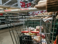 UŽAS U POZNATOJ TRGOVINI: Zaposlenica pronašla kolegu u hladnjači