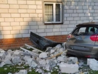 POLJACI OBJAVILI NEUGODNU PRIČU: Ono što je palo na kuću u Poljskoj nije bio dron? (FOTO)