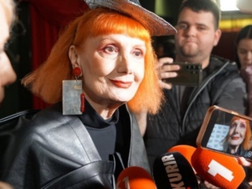 RIJETKA FOTOGRAFIJA: Josipa Lisac iznenadila sve, pozirala sa sestrom Mirjanom (FOTO)