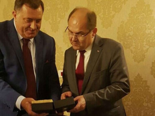 BOMBA IZ BANJA LUKE: Dodik i Schmidt se u tajnosti sastaju već mjesecima?!