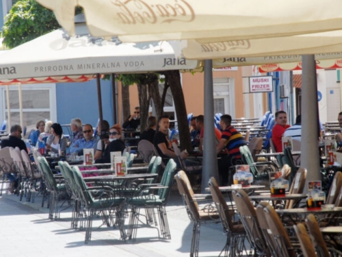 SUBVENCIJE UGOSTITELJIMA I TURISTIČKIM RADNICIMA: Sto hiljada maraka ima za cilj...