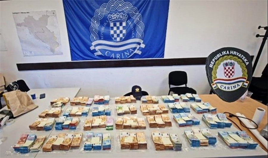 REKORDNA ZAPLJENA: Albanac u vozilu skrivao više od 700.000 eura