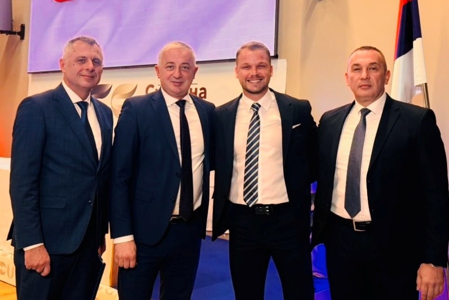 BORENOVIĆ OBJAVIO FOTOGRAFIJU POVODOM OSNIVANJA NOVOG POKRETA: 'Ukrupnjavanje, objedinjavanje, transformacija i...'