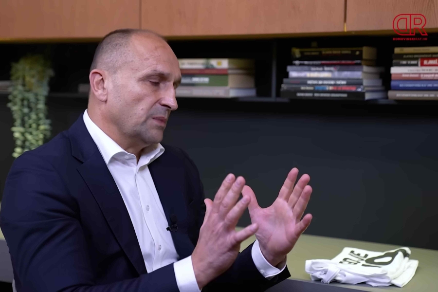 HRVATSKI MINISTAR ODBRANE OPISAO SVOJE UČEŠĆE U AGRESIJI NA BiH: 'Bio sam na linijama u Šantićevoj ulici i na Bulevaru. To je bio izuzetno brutalan rat!' (VIDEO)
