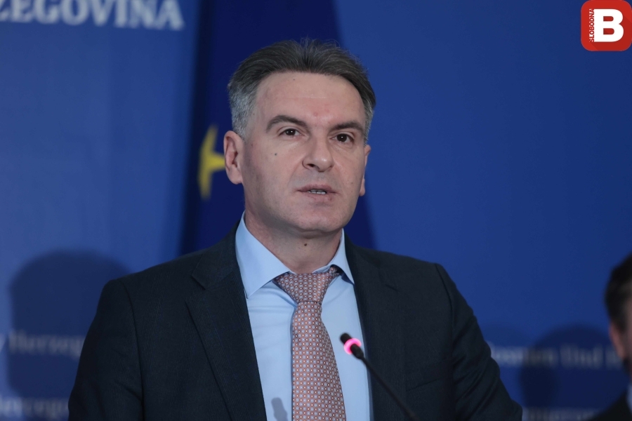 DŽEMAL SMAJIĆ, DIREKTNO: 'Trojka je izdala državne interese prepuštajući Dodiku imenovanje glavnog pregovarača sa EU!'