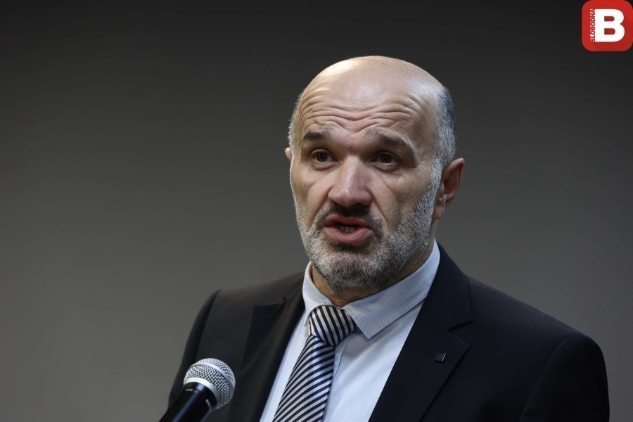 SENAD PEĆANIN UZBURKAO DUHOVE: 'Razgovor Denisa Bećirovića i Željka Komšića sa unučadima...'