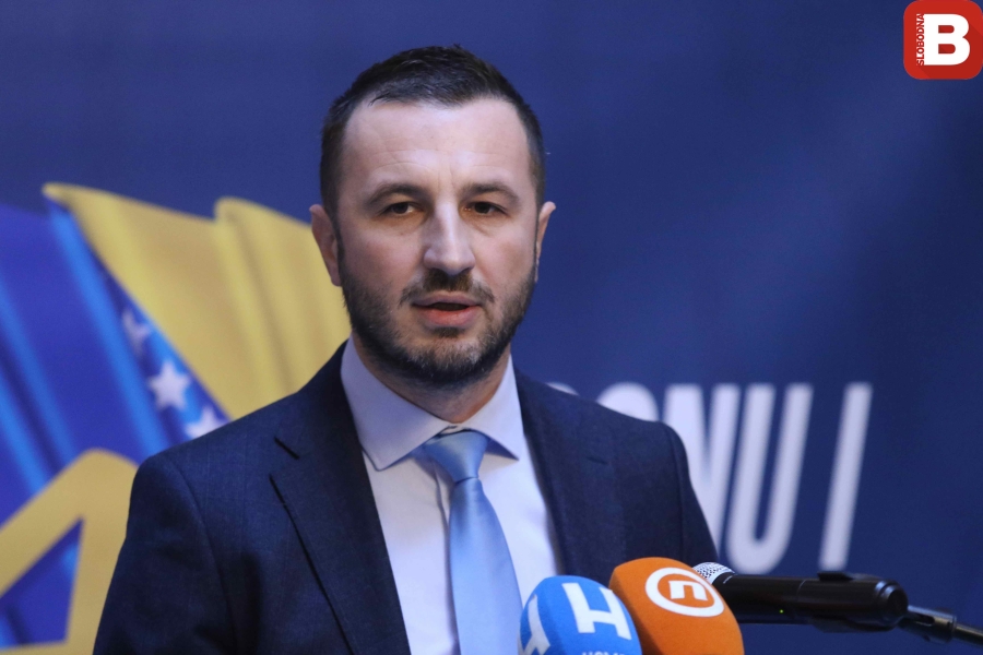 SEMIR EFENDIĆ, PREDSJEDNIK STRANKE ZA BiH: 'Oni su otišli u taj zagrljaj SNSD-a i HDZ-a i dobili smo...'