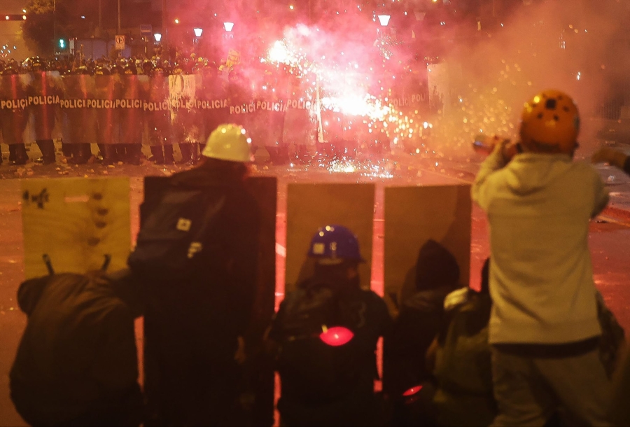 NASILNI PROTESTI PROTIV PREDSJEDNIKA PERUA: Najmanje jedna osoba poginula, proglašeno vanredno stanje (VIDEO)