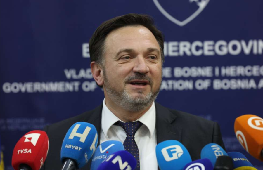 MINISTAR HASIČEVIĆ ODGOVARA NA KRITIKE: Trgovina ne propada kad radnik odmara nedjeljom, nego kad ''izgori'' na poslu