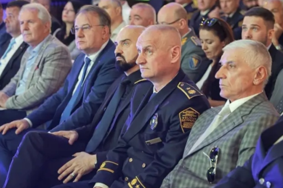 AFERA 'SPENGATI': Istraga objavljuje prepiske premijera i direktora FUP-a; Nikšić od Munjića tražio da 'spenga' bivše direktore Autocesta, a zauzvrat je...