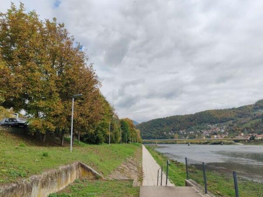 DRUŠTVENO KORISTAN RAD: Zatvorenici KPZ Sarajevo čistili korito rijeke Drine