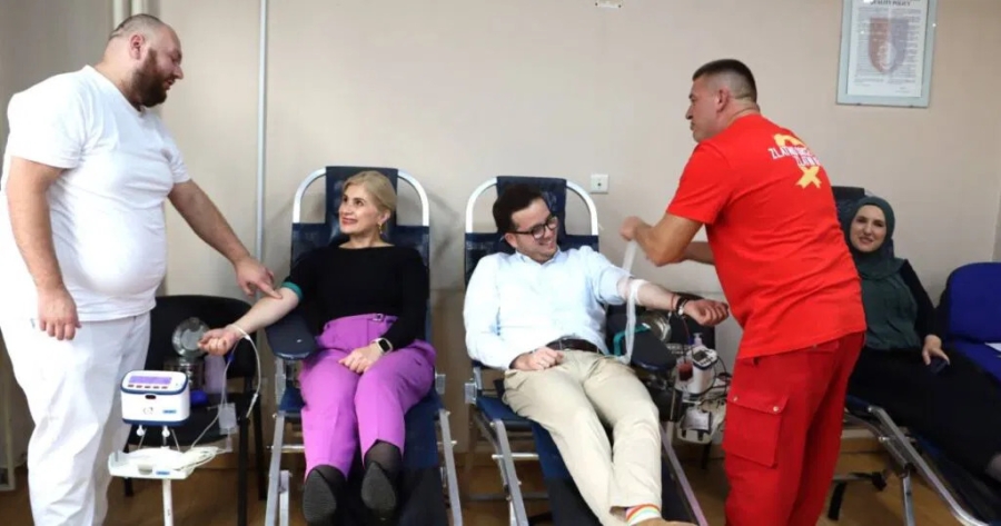 POKAZALI HUMANOST: Ministri i zastupnici u Kantonu Sarajevo donirali krv