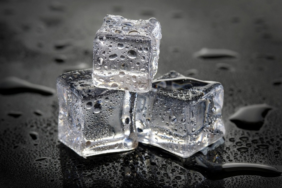 FASCINANTNO OTKRIĆE: Naučnici otkrili led koji nastaje na sobnoj temperaturi