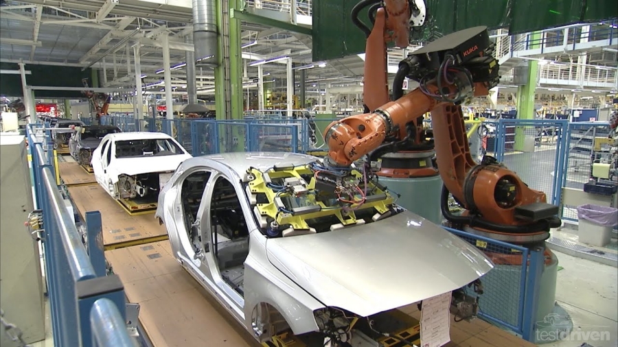 KRIZA POGODILA ČUVENOG NJEMAČKOG PROIZVOĐAČA AUTOMOBILA: Oko 4.000 radnika napustilo kompaniju uz otpremnine