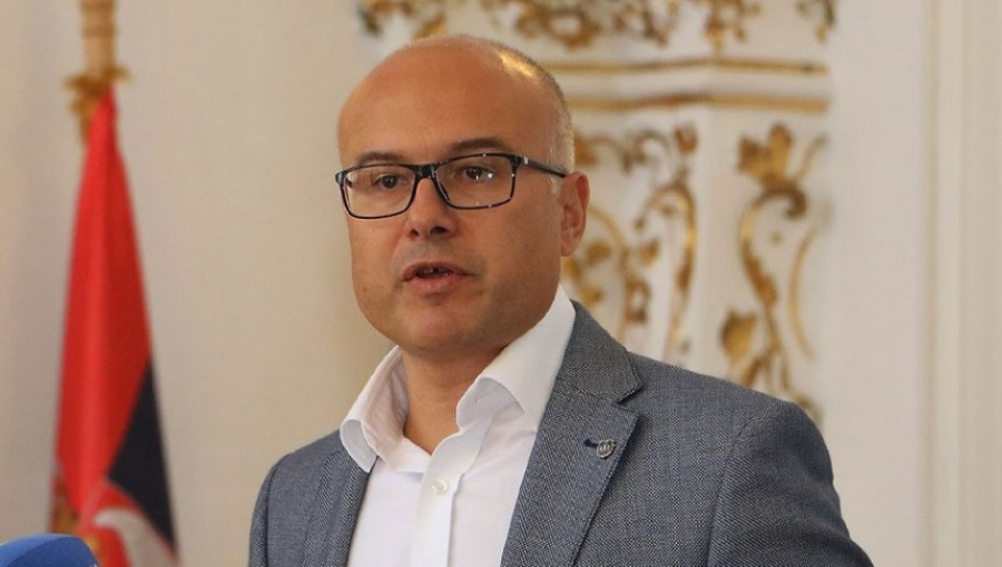 VUČEVIĆ TRAŽI REAKCIJU TUŽILAŠTVA: Predsjednik SNS-a obrušio se na opoziciju, studente i 'tajkunske medije'