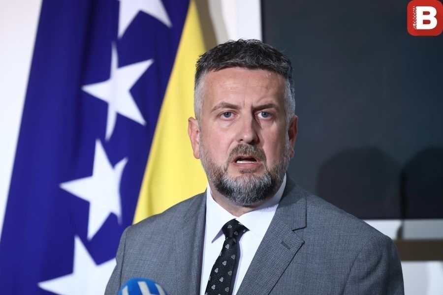 NENAD VUKOVIĆ JASNO: Dodik i SNSD su kapitulirali u Narodnoj skupštini RS, jer su...