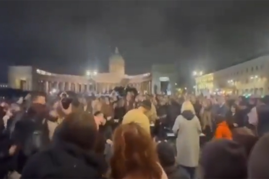 PROCURIO VIDEO: Ruska pjevačica na ulici pjevala protiv Putina, evo kako je sve završilo...